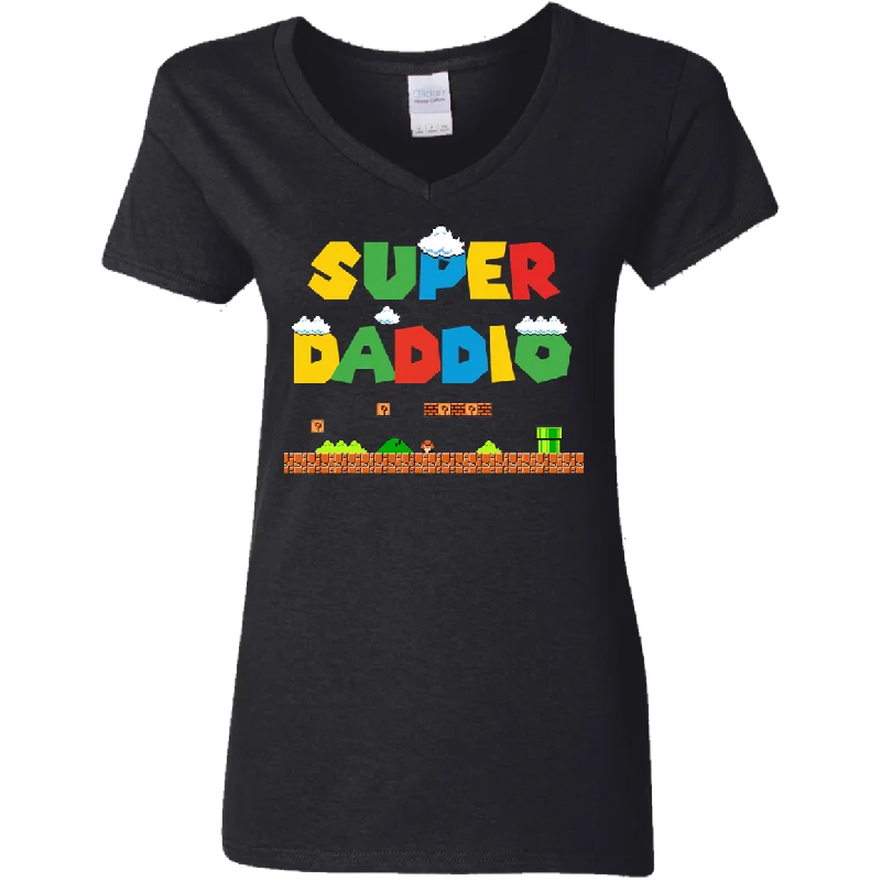 Super Daddio Funny Gamer Nerd Father's Day Ladies V-Neck T-Shirt Welt Pockets Slit Pockets Super Daddio Funny Gamer Nerd Father's Day Ladies V-Neck T-Shirt Welt Pockets Slit Pockets