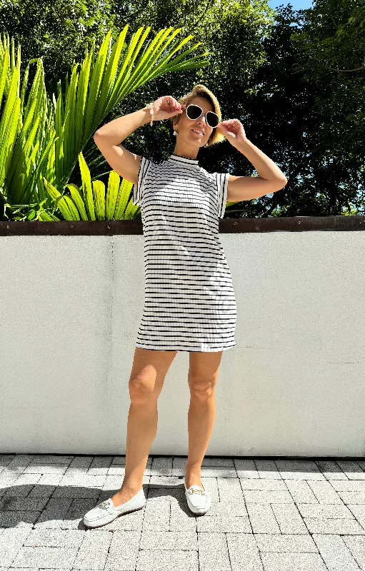 Ladies Short Sleeve Striped Mini Jersey Dress in White and Black in Size Small Tunics Hiking breathable Ladies Short Sleeve Striped Mini Jersey Dress in White and Black in Size Small Tunics Hiking breathable