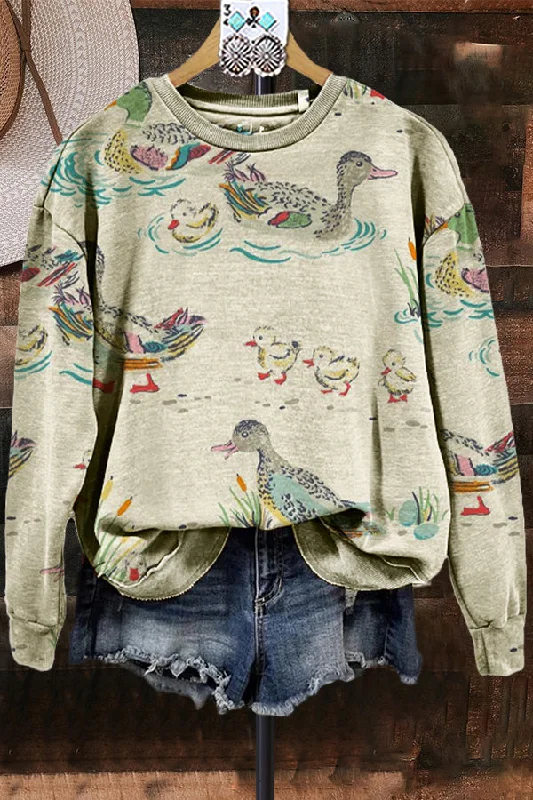Elegant Contrast Duck Print Sweatshirt Hoodie with Gradient Ombre Colorful