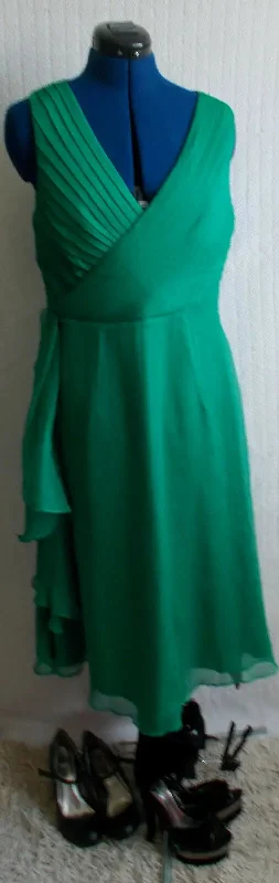 gorgeous green dress crossover bodice.lined, size 14, floaty