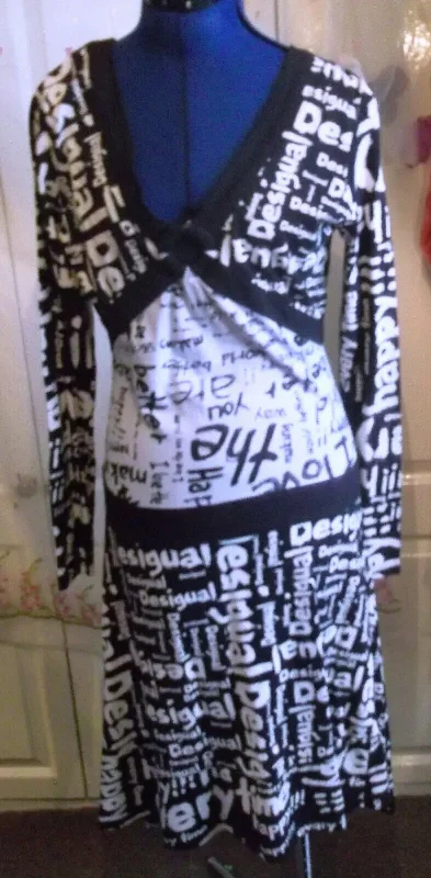 Ladies Stunning Black & White Desigual Dress Size M 12/14.3/4 sleeves.kneelength